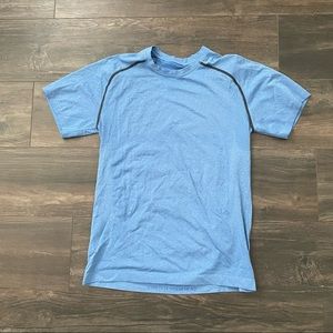 Lululemon Metal Vent Short Sleeve Shirt Size Small